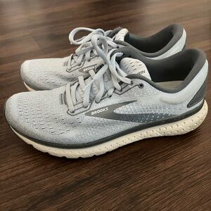 BROOKS RUNNING SHOES